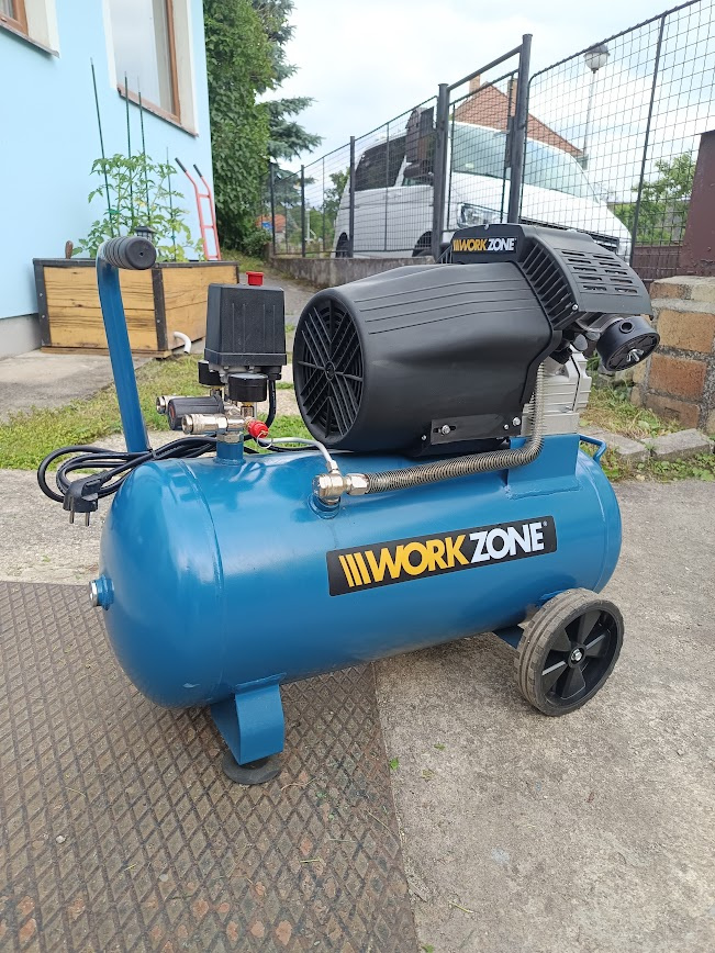 Olejový kompresor Workzone, 2-válcový, 50L, 10 bar,