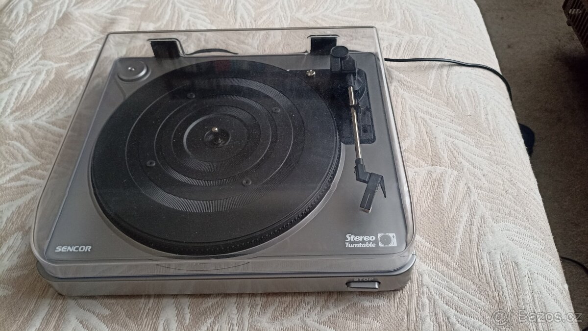 Gramofon SENCOR typ STT 312UR
