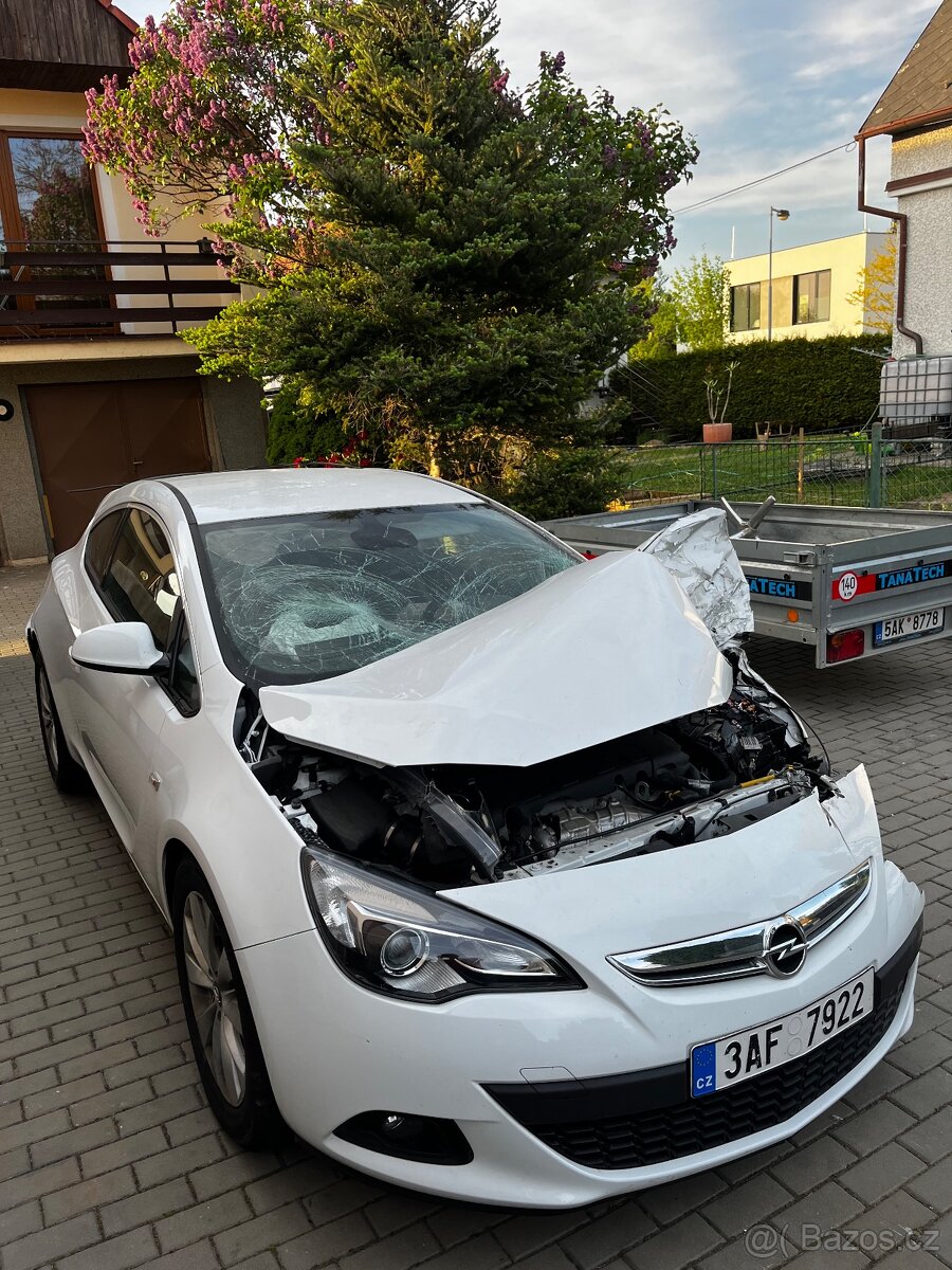 Opel Astra 121kw 2013