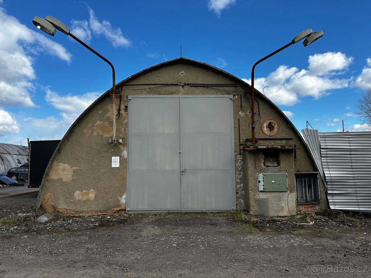 Pronájem hangáru 155m² Klecany u Prahy