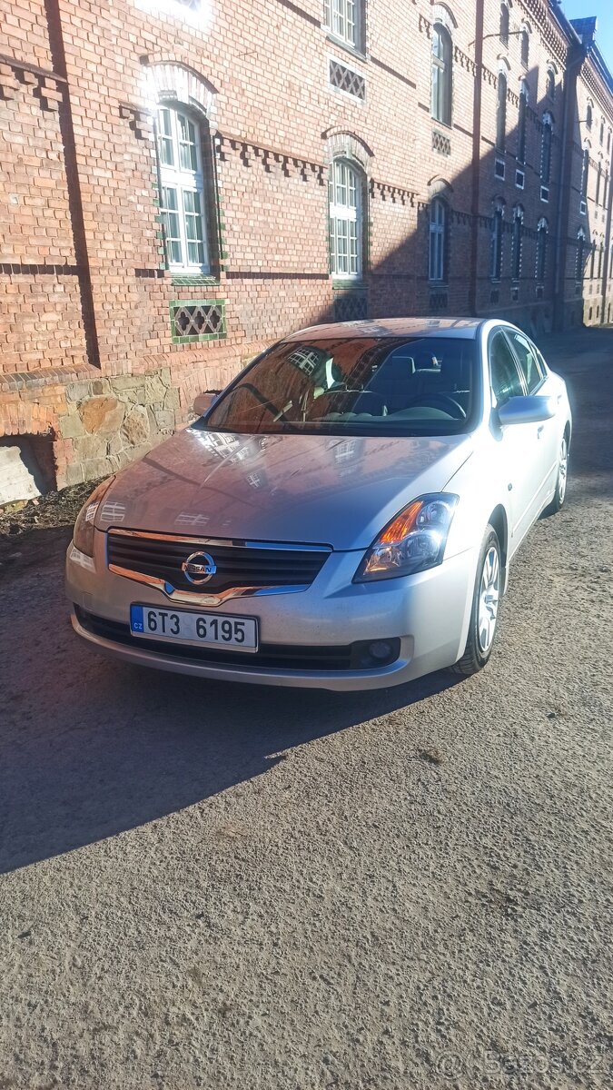Prodám Nissan Altima