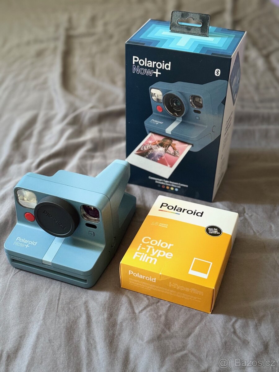 Polaroid Now + a Color i-type film 16 snímků