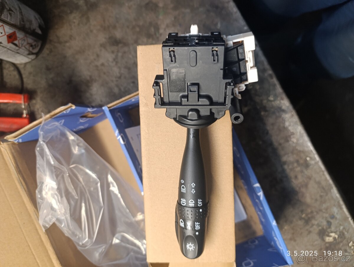 Suzuki SX4 Swift páčka na blinkry nova