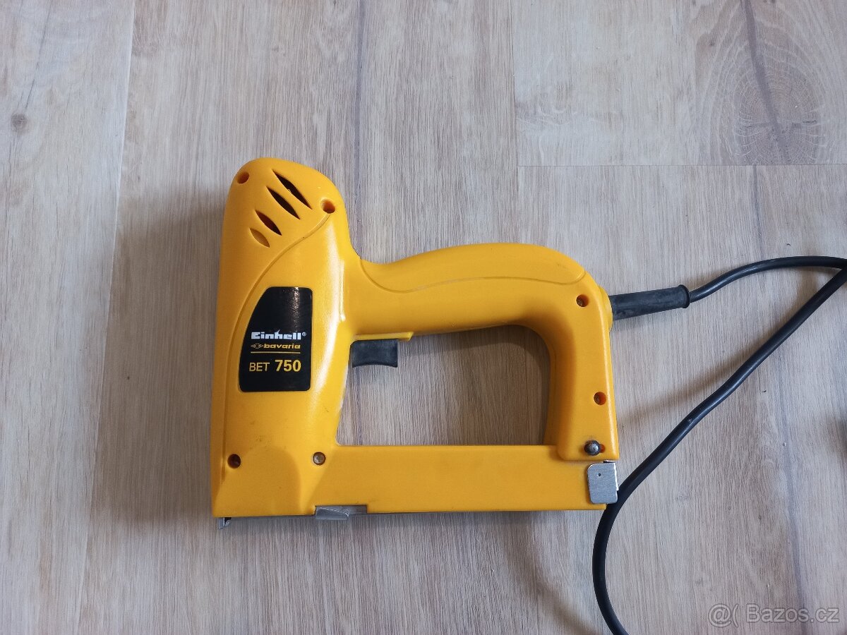 Pronájem elektrické sponkovačky