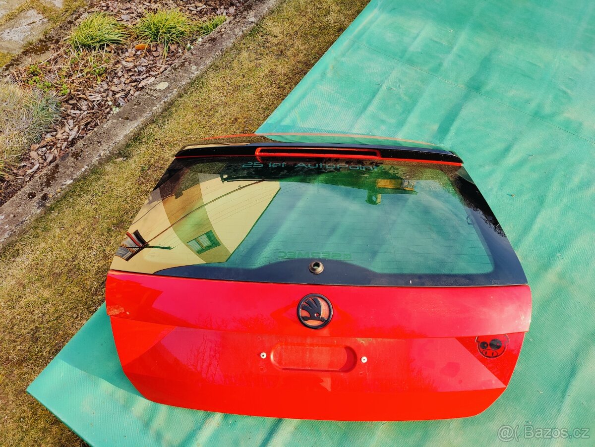 Páté dveře Škoda rapid spaceback