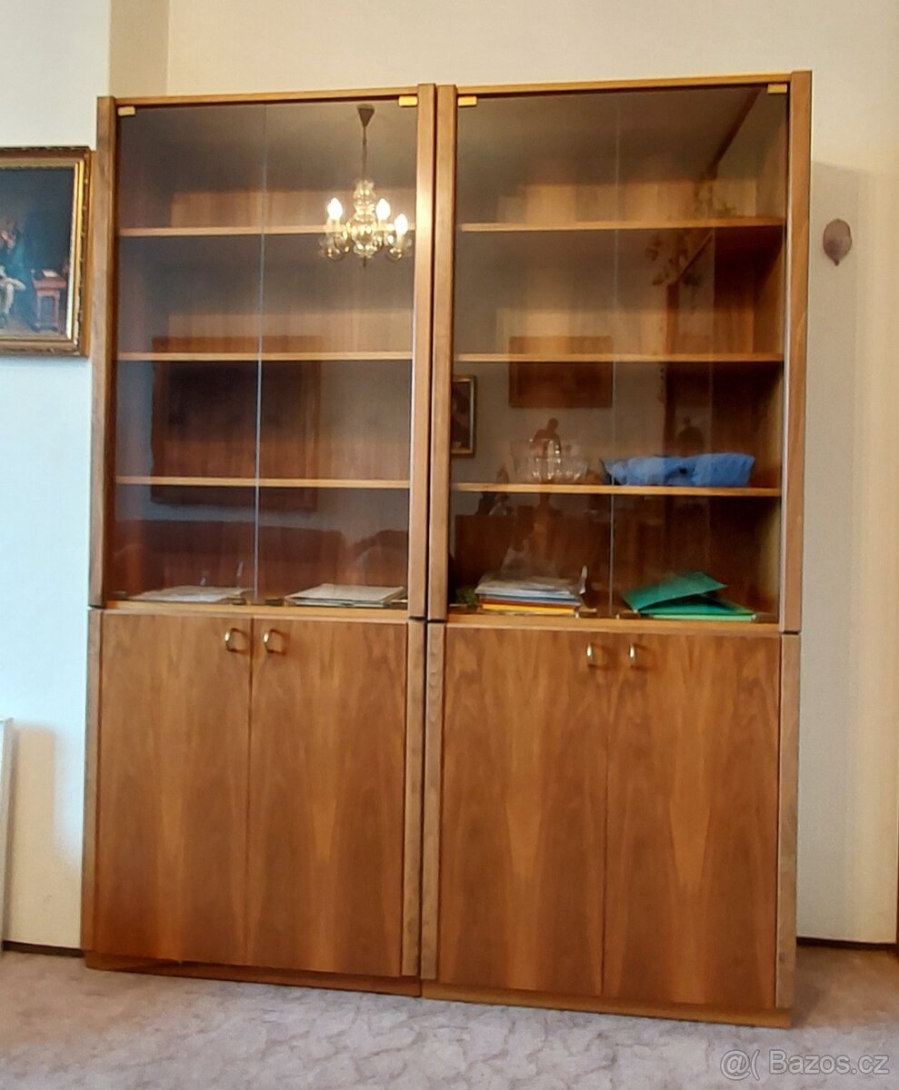 Dřevěný retro nábytek / ZDARMA