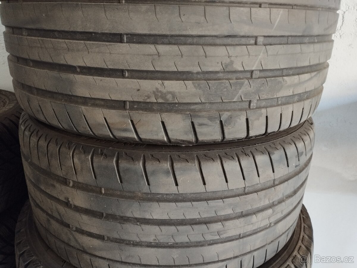 245/35r18