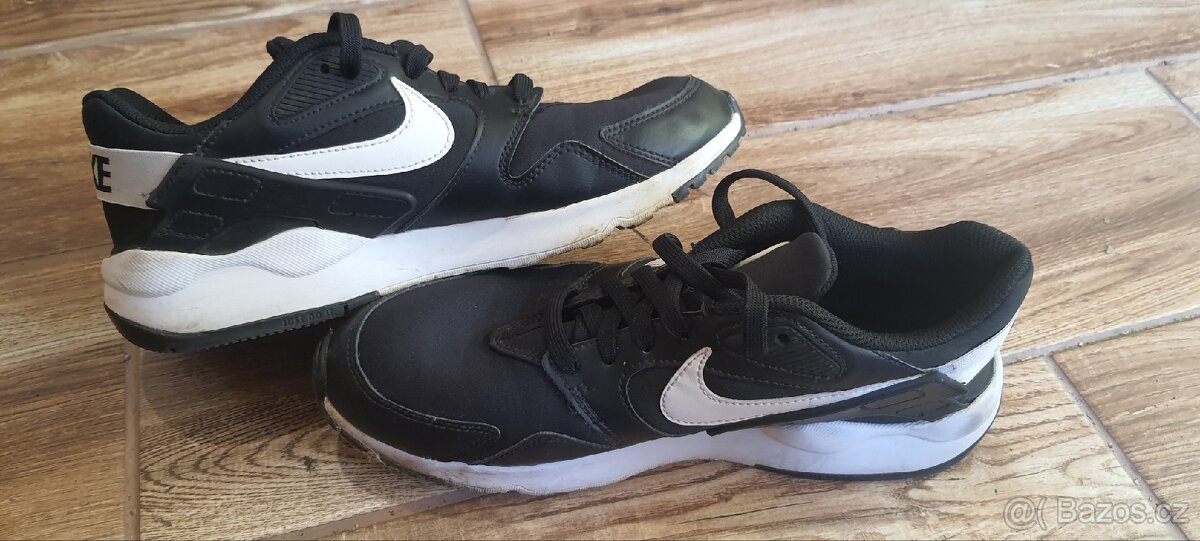 Tenisky NIKE,vel.42,5