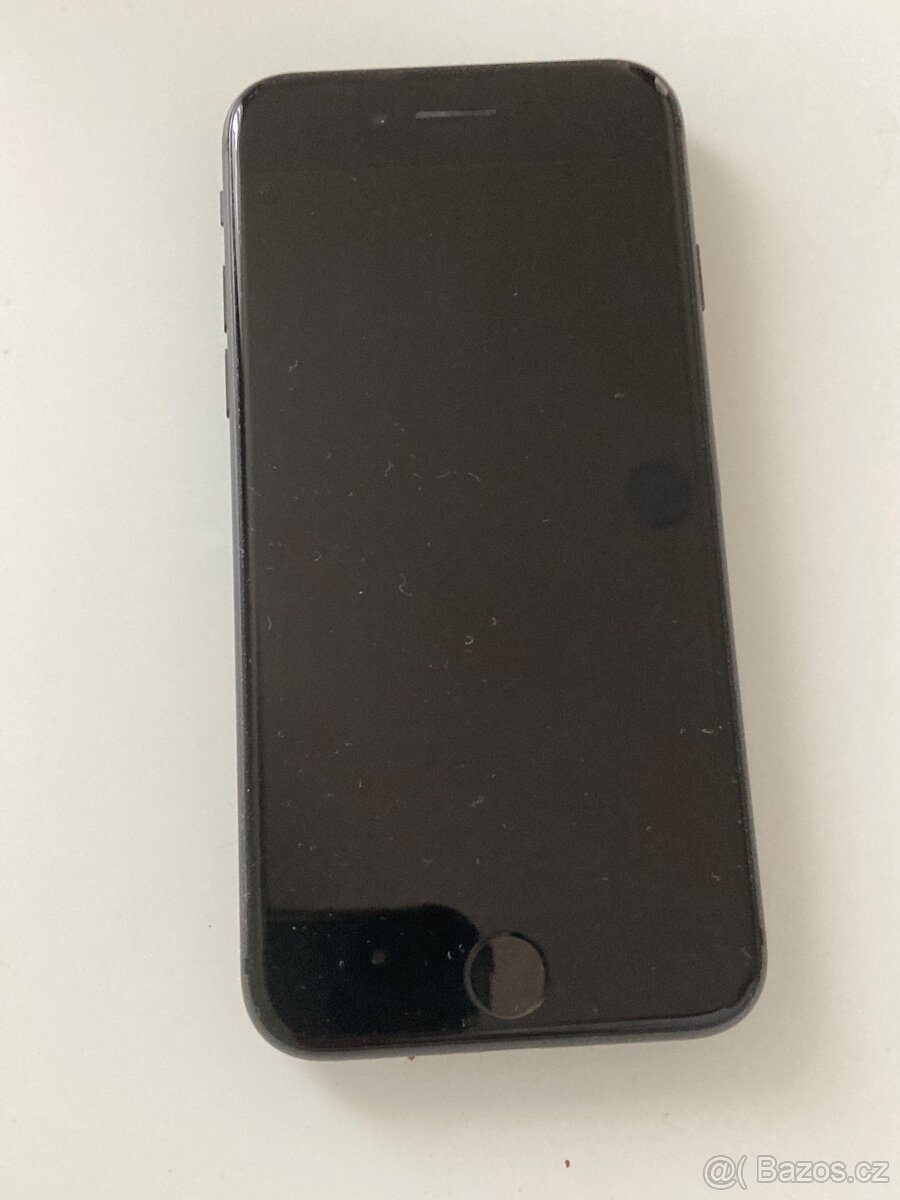 Prodám iPhone 8 v pěkném stavu v záruce