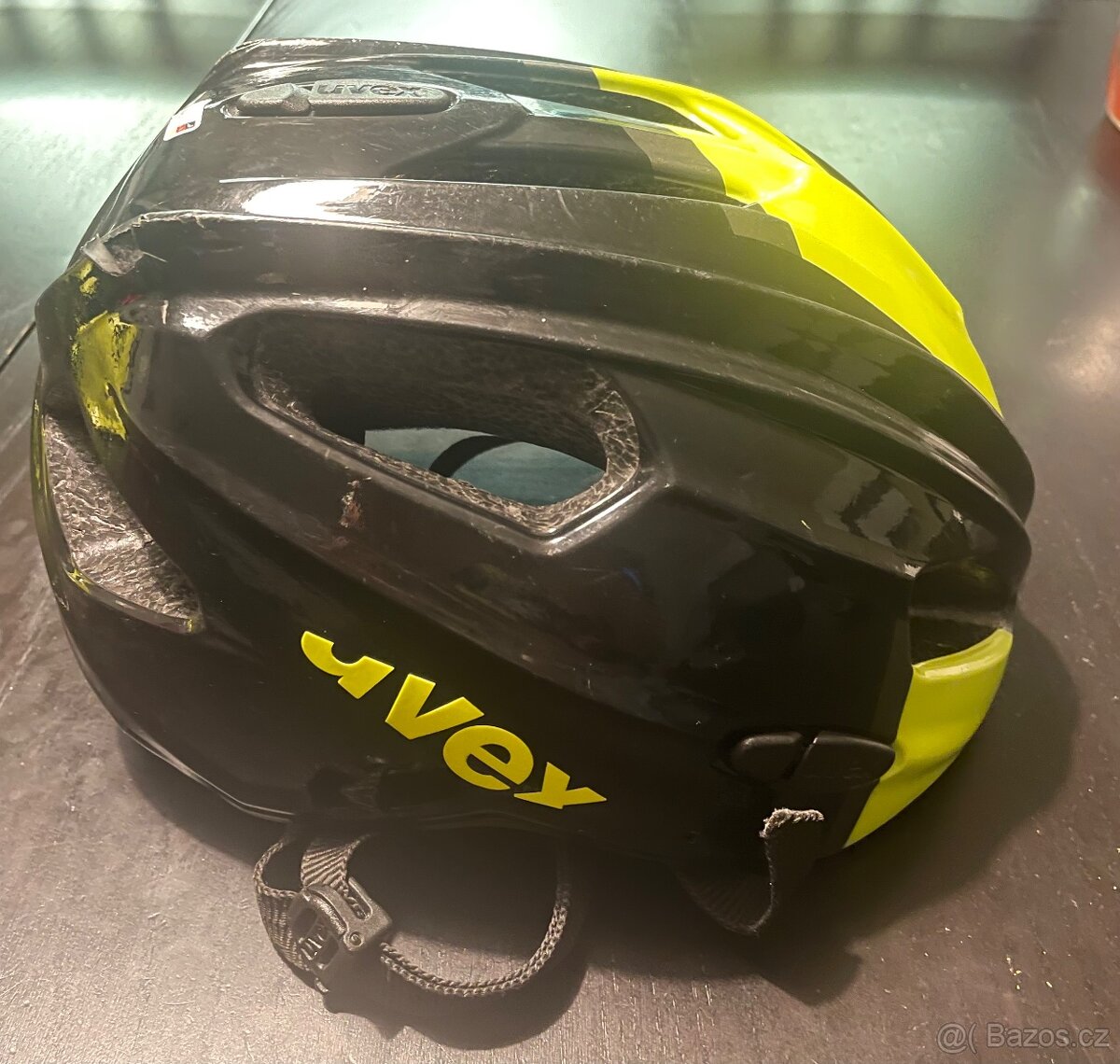 Dětská / juniorská cyklistická přilba Uvex