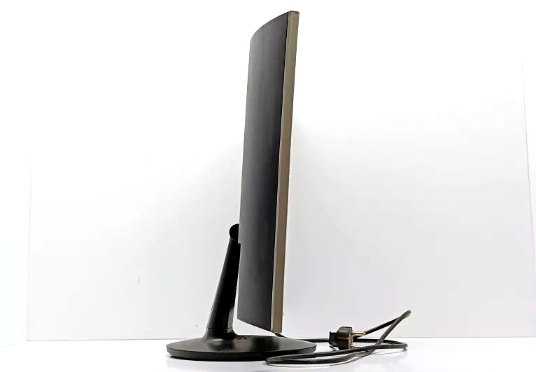 Prodám 22" LCD monitor Hyundai N220W.