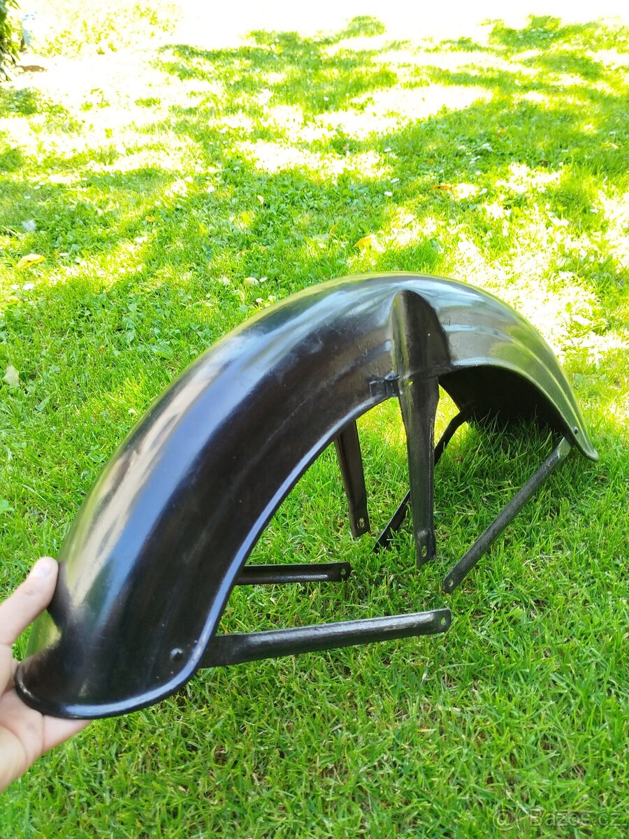 Jawa 250/590 sport přední blatník