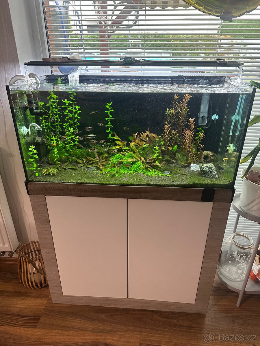 Kompletní akvarium 112l