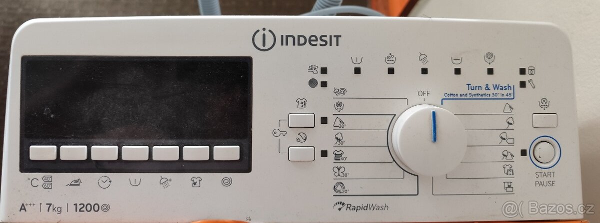 Pračka Indesit. NA NÁHRADNÍ DÍLY