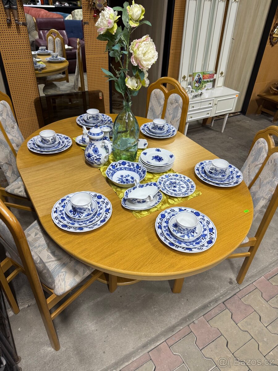 Rozkládací stůl + 4 židle