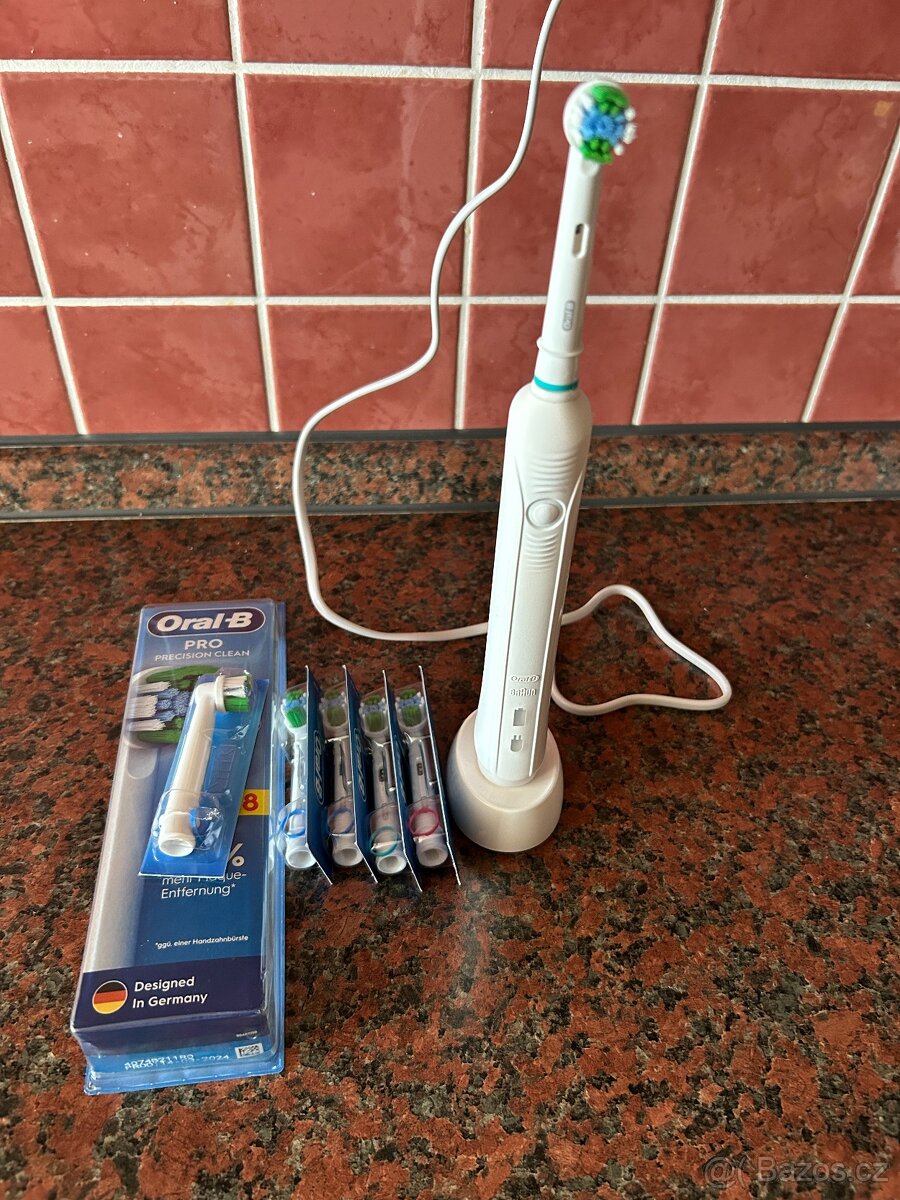 Elektrický zubní kartáček Oral-B Pro Typ 3756 + 5 hlavic