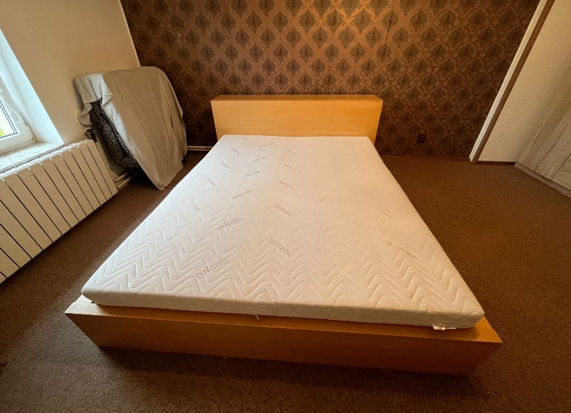 Prodám manželskou postel IKEA