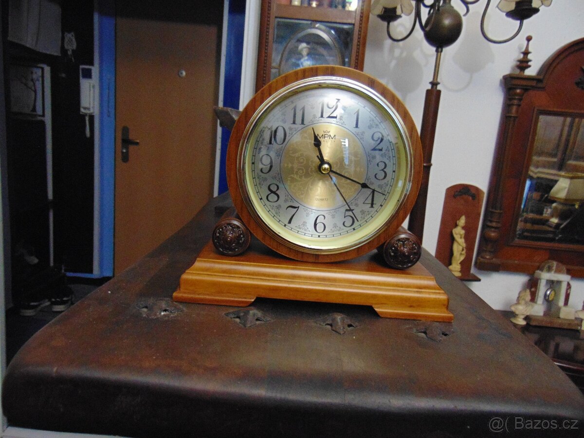 stolní hodiny