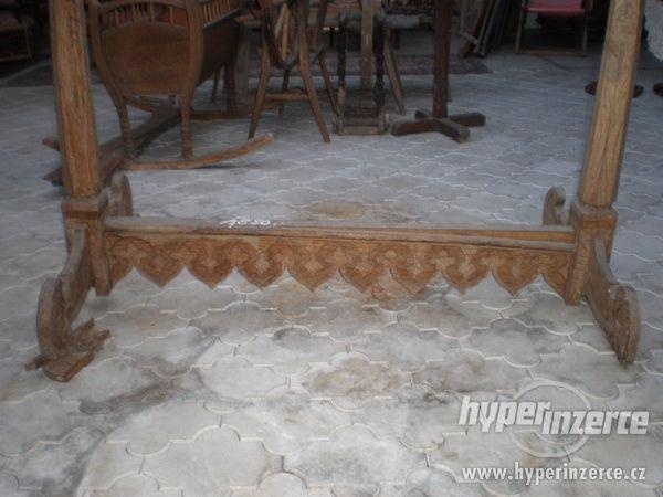 stará houpačka - stojan na kolébku pro miminko, r. 1872