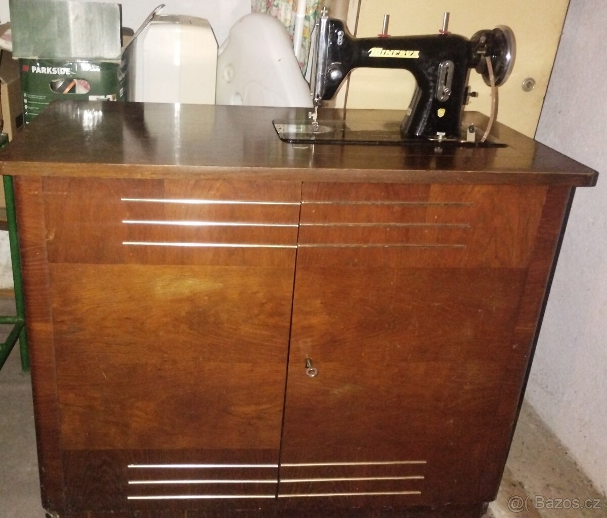 Šicí stroj Minerva 123