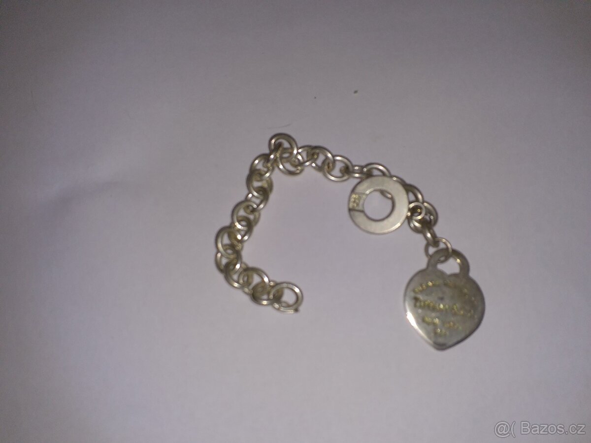 krásný stříbrný náramek z Ameriky New York