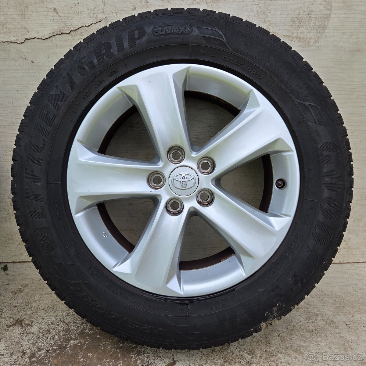 Toyota RAV4 17" 5x114,3, pneu 225/65R17