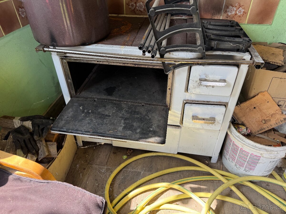 Kamna , sporak na dřevo