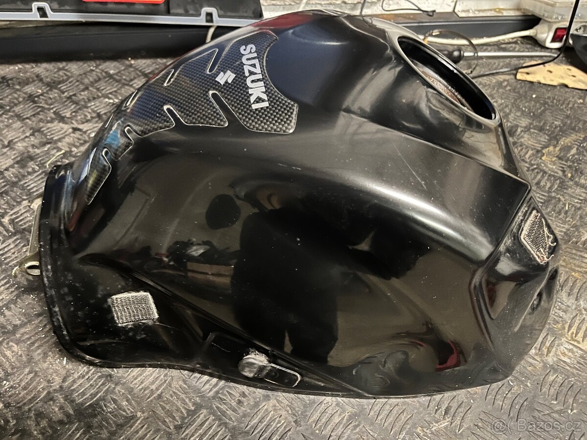 Nádrž suzuki Gsxr