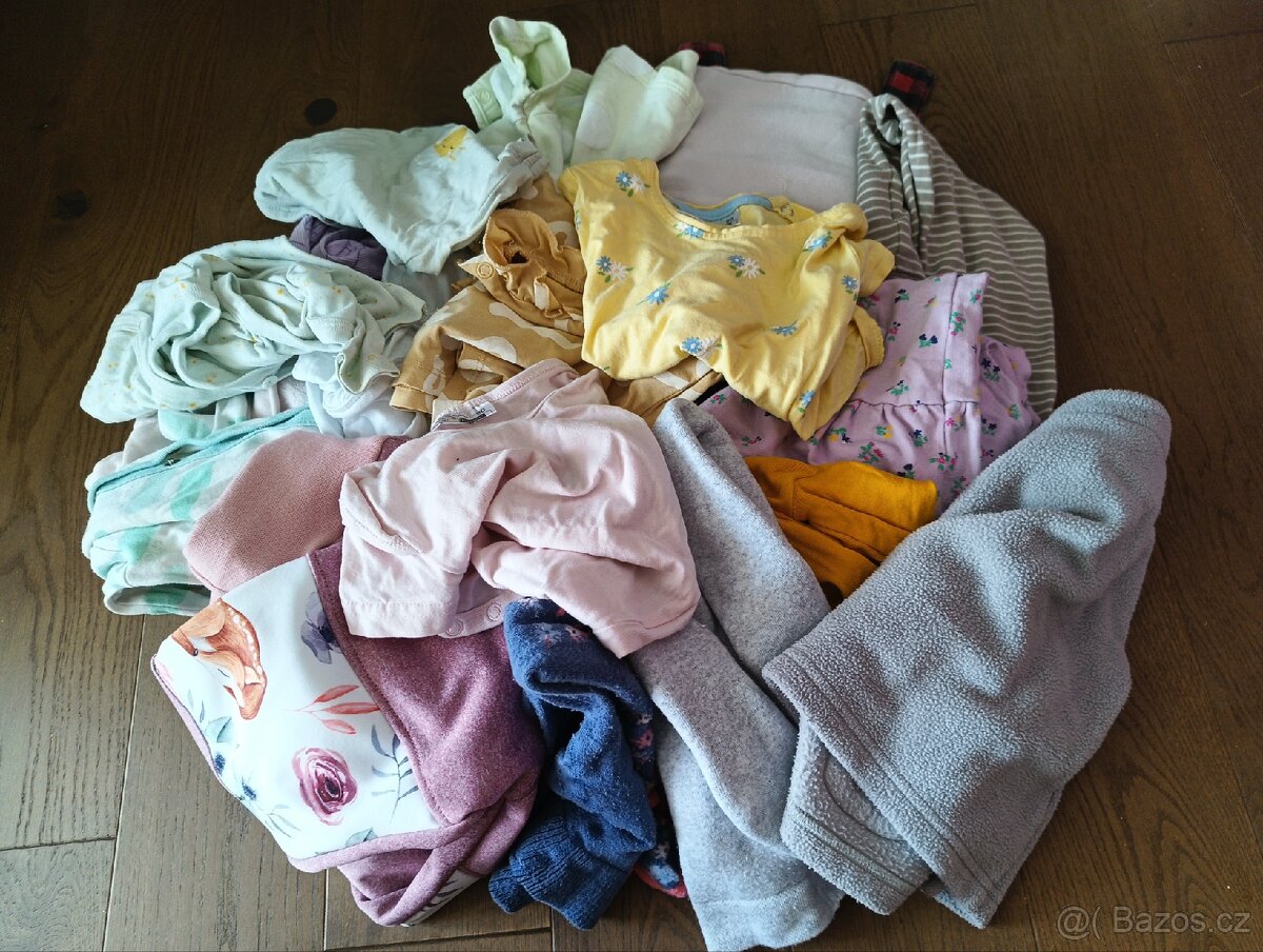 Prodám hromadu oblečení.