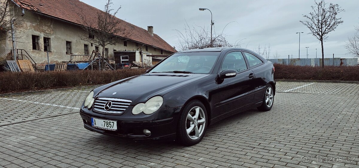 Mercedes-Benz C-Klasse C 200 Kompressor, Super stav a výbava