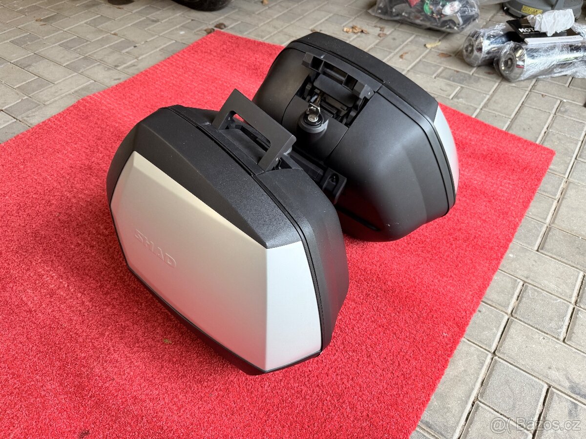 Boční kufry SHAD (zánovní)