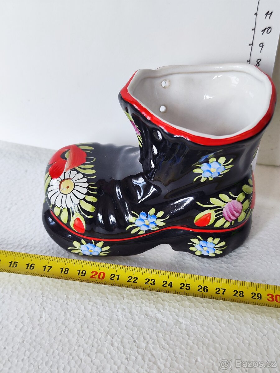 Malovaná bota dekorace
