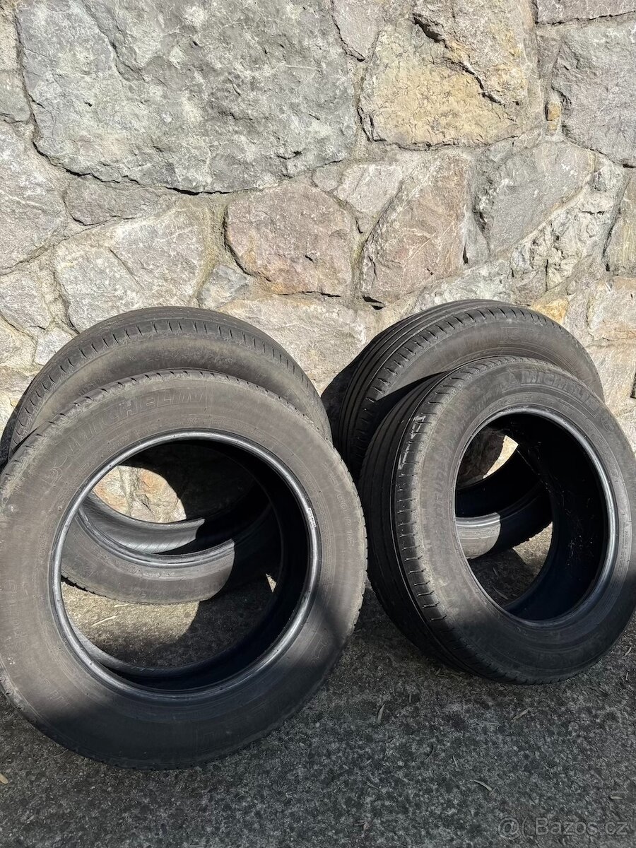 Michelin 235/60 R18
