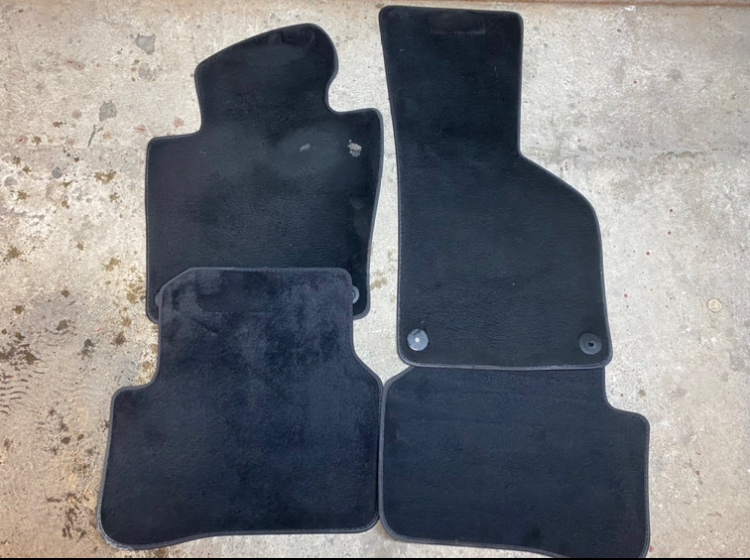 PASSAT B6 KOBERCE Textil+Guma