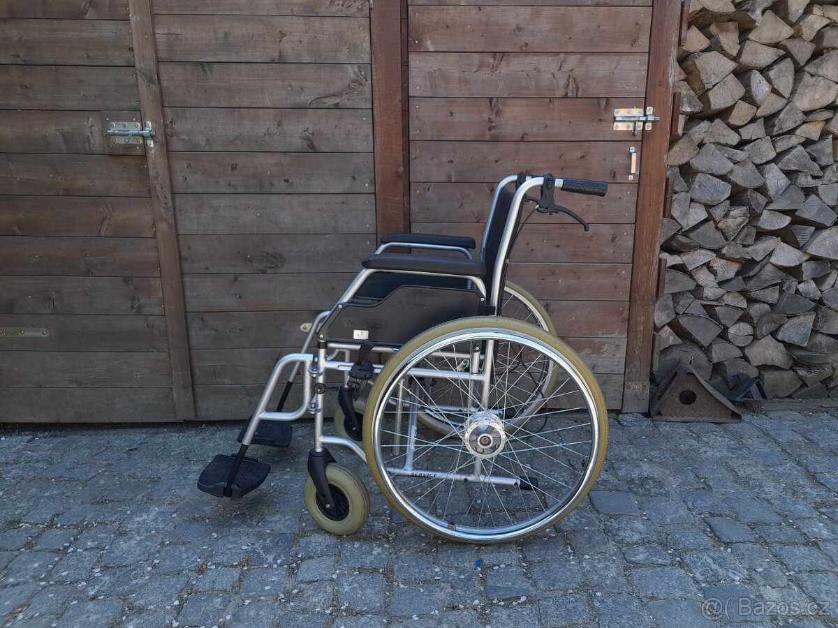 Invalidní vozík
