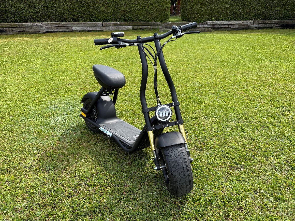 Elektrokoloběžka X-scooters XT10