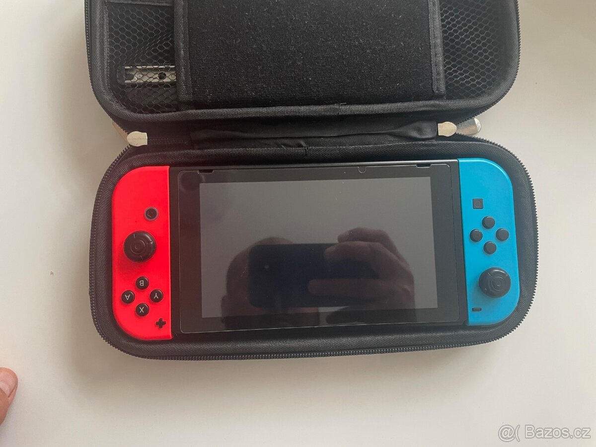Nintendo Switch v2 + Ovladač Controller Pro + hra Zelda: Tea