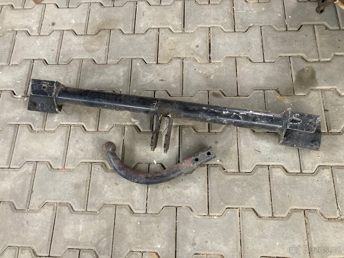 Tažné BMW E30