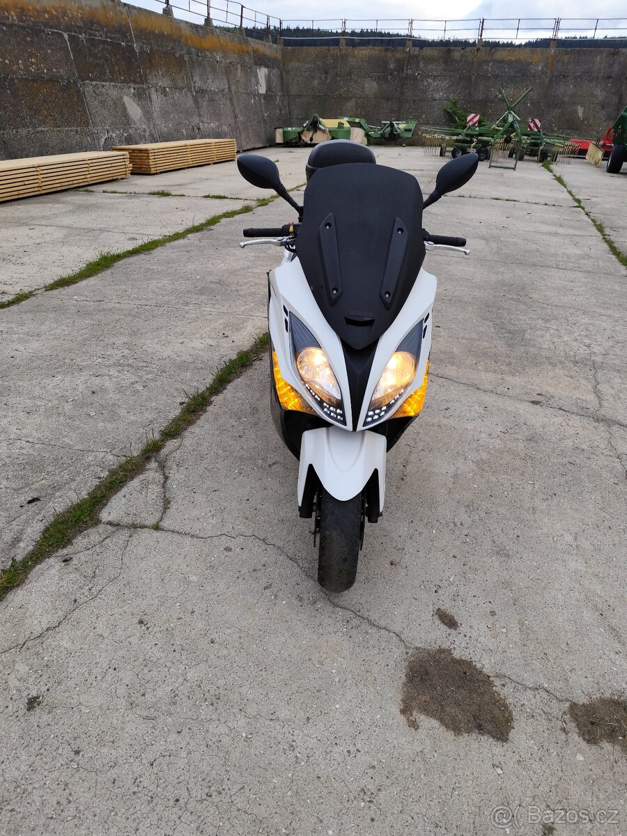 Kymoco 300