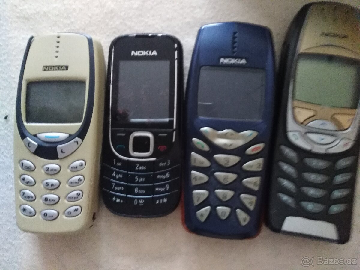 Prodám starší mobilní telefony