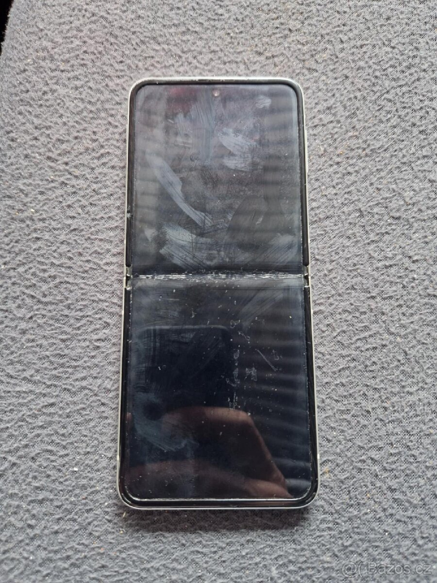 Samsung Galaxy flip3 256GB