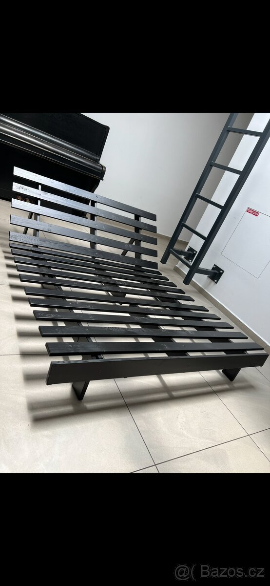 Futon, gauč, postel