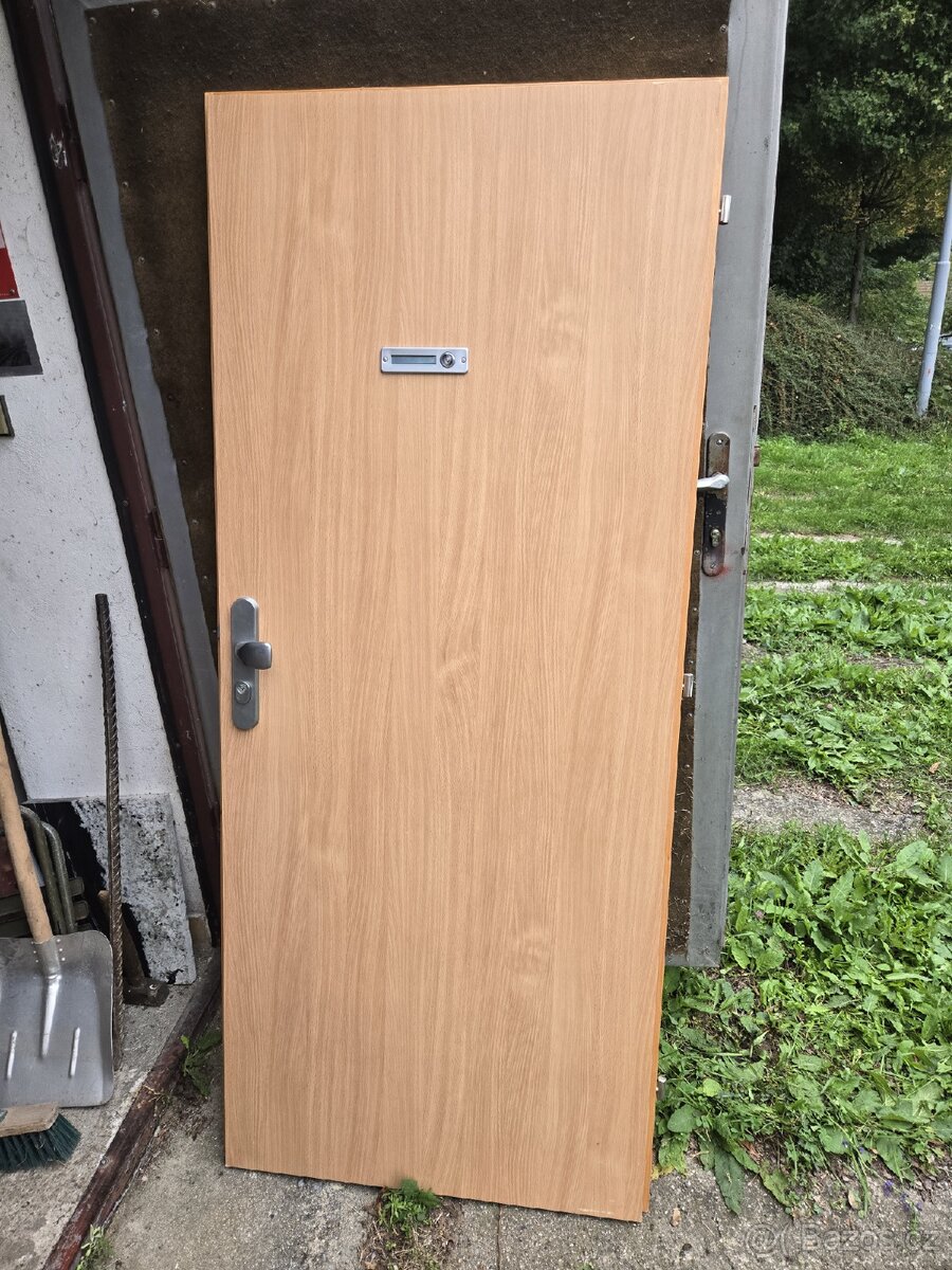Vchodové protipožární dveře 197 X 90