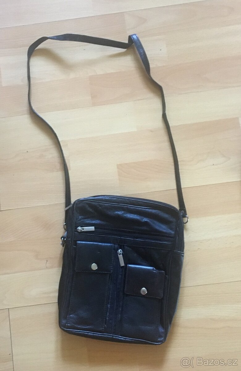 pánská černá kabelka přes rameno