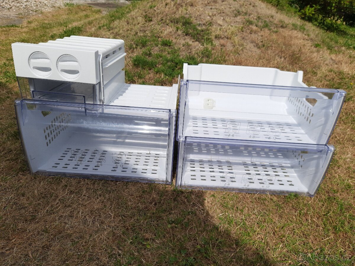 Prodám šuplíky a výrobník ledu Beko