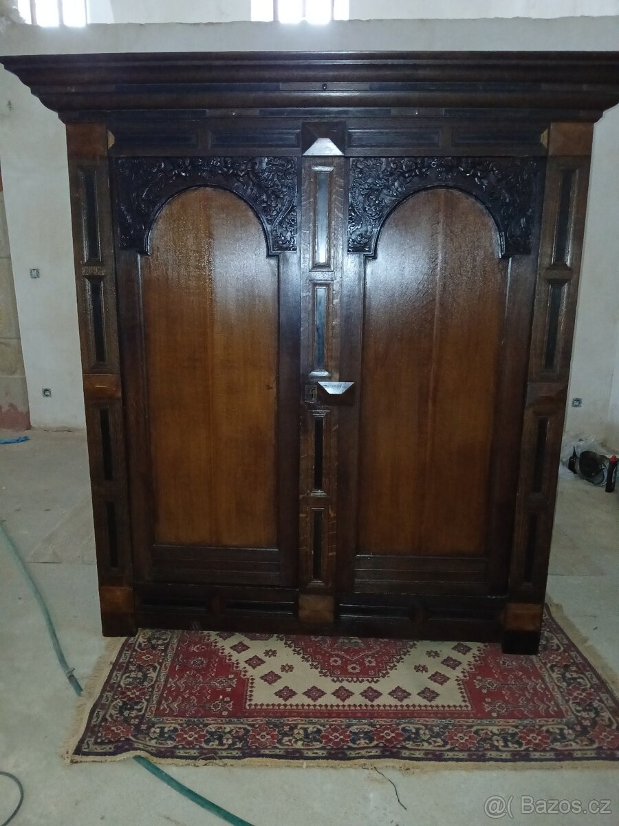 Elegantní a vysoce kvalitní skříňka na polštář z provincie G