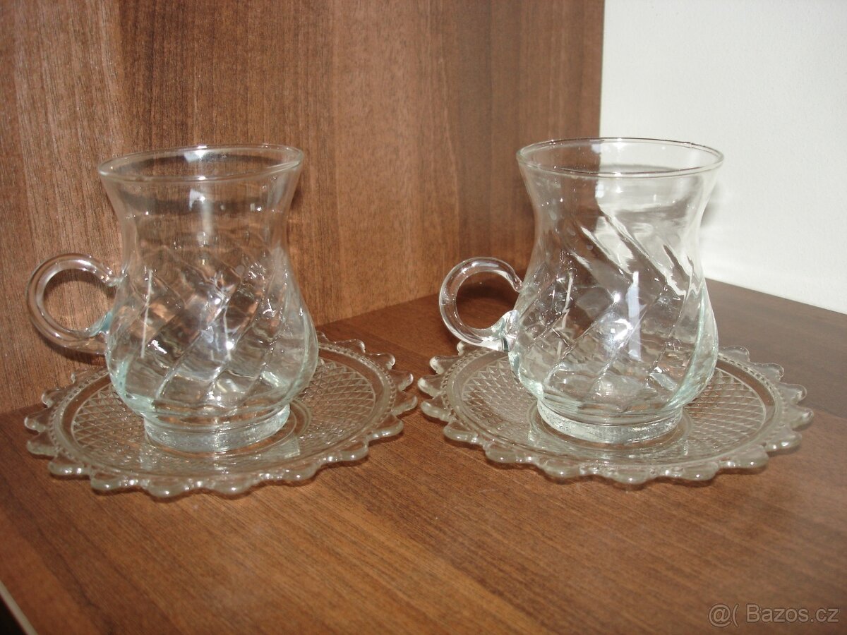 sklenice - skleněné šálky + podšálky 2 ks