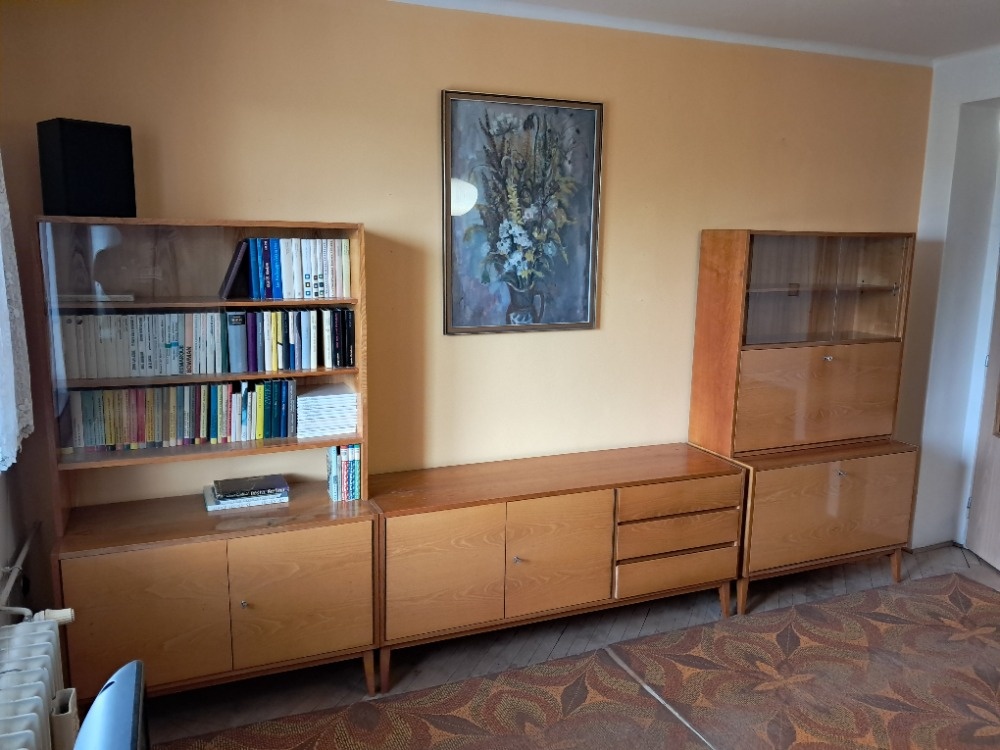 sestava obyvákových skříněk