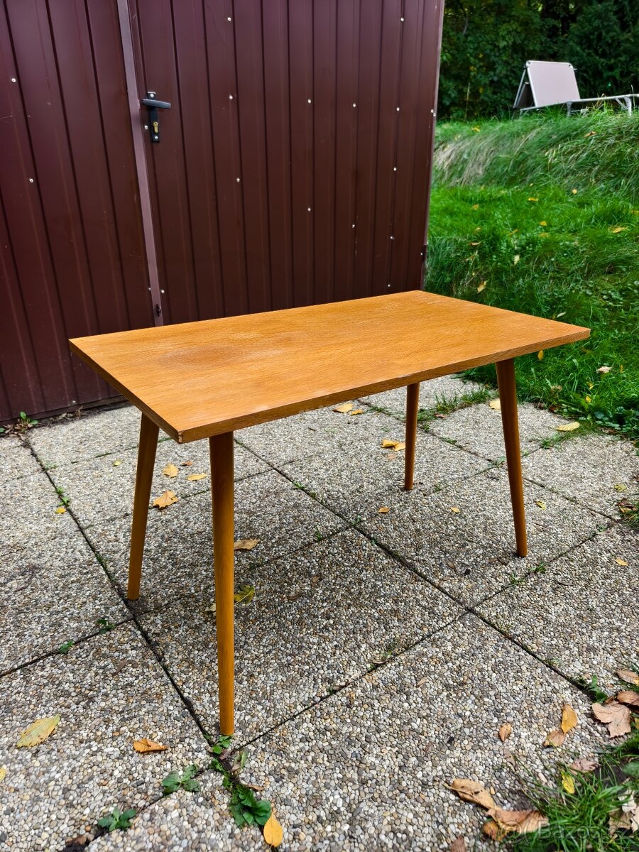 Retro konferenční stolek Brusel