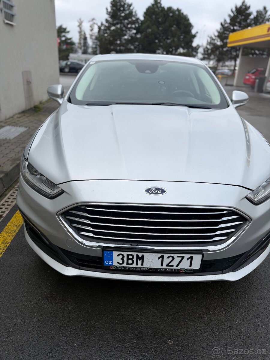 Ford Mondeo 2.0 trčí (140kw)